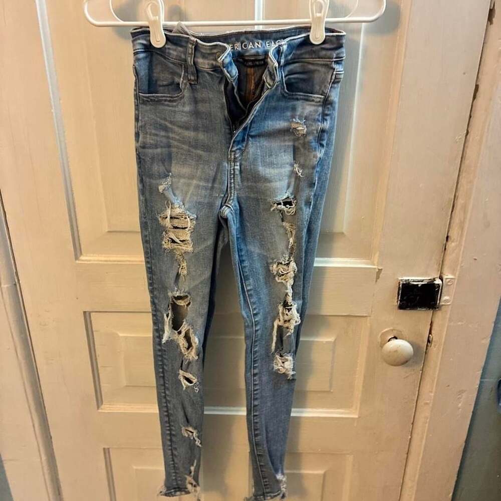 American Eagle Outfitters Super Hi-Rise Jegging Size 0 Short Ripped Distressed